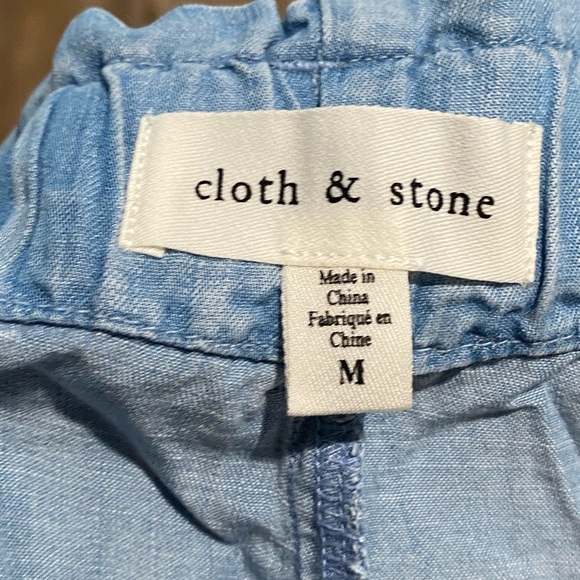 Cloth & Stone-Ruffled High-Wasted Shorts-Women's
Size: Medium-Denim Light-NEW!! - Picture 8 of 16